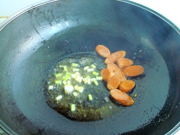 火腿荷包蛋燜面的做法-家常味燜菜譜-易網(wǎng)健康養(yǎng)生網(wǎng) 火腿荷包蛋燜面的做法-家常味燜菜譜