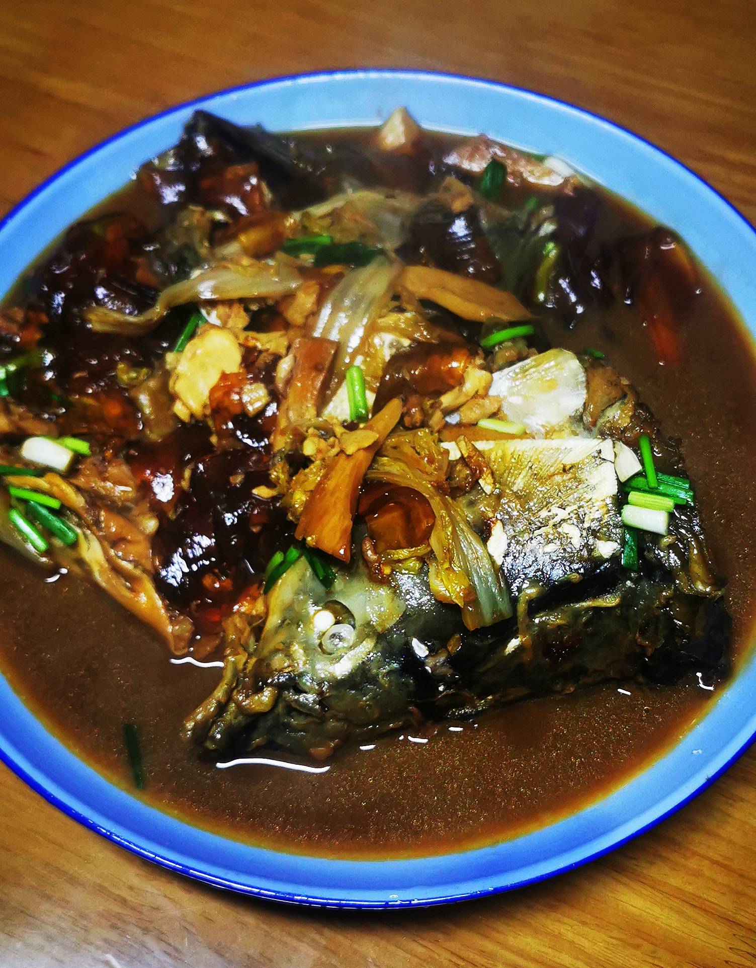 粉條燉青魚頭的做法-家常味燒菜譜-易網(wǎng)健康養(yǎng)生網(wǎng) 粉條燉青魚頭的做法-家常味燒菜譜
