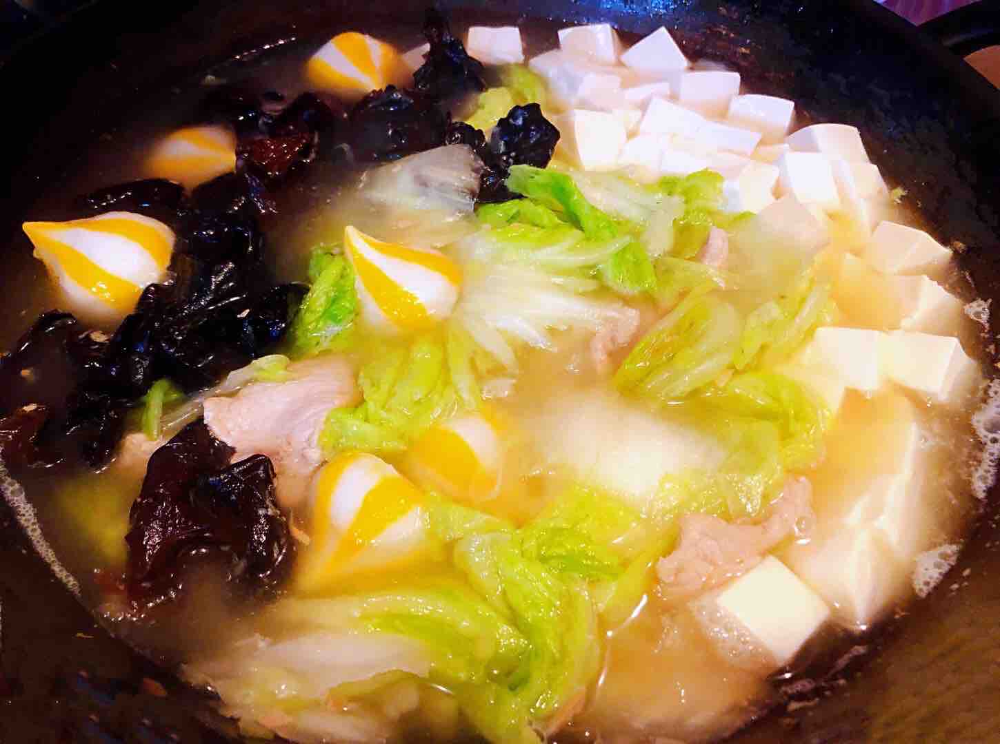 豬肉白菜海膽丸豆腐粉絲湯的做法-咸鮮味煮菜譜-易網健康養生網 豬肉白菜海膽丸豆腐粉絲湯的做法-咸鮮味煮菜譜