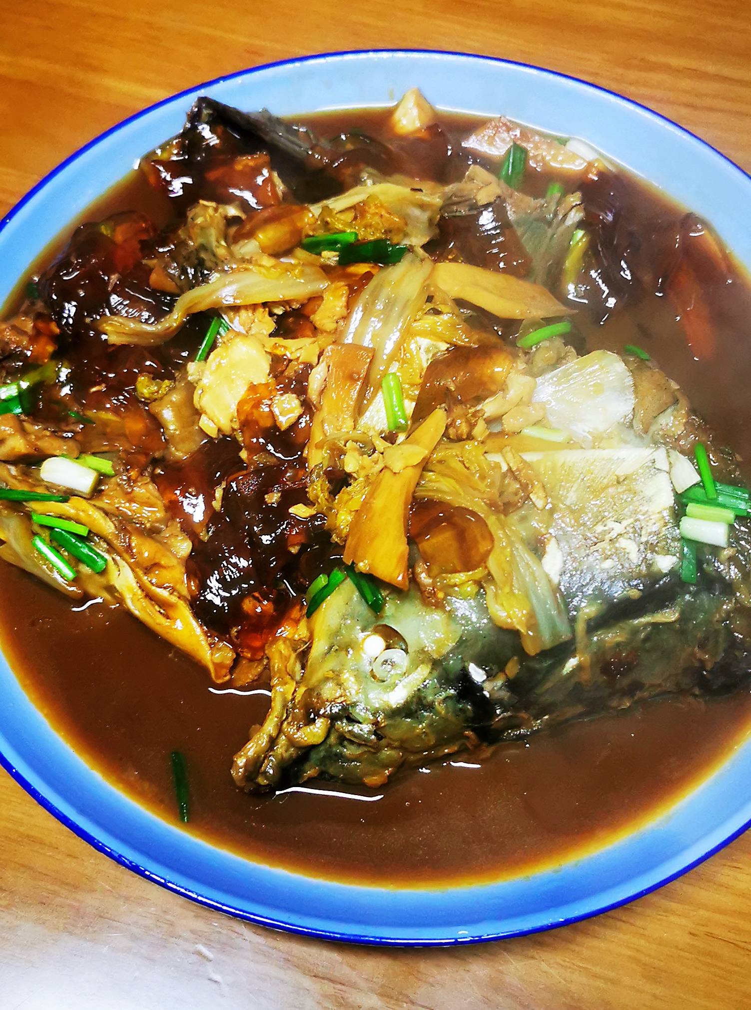 粉條燉青魚頭的做法-家常味燒菜譜-易網(wǎng)健康養(yǎng)生網(wǎng) 粉條燉青魚頭的做法-家常味燒菜譜