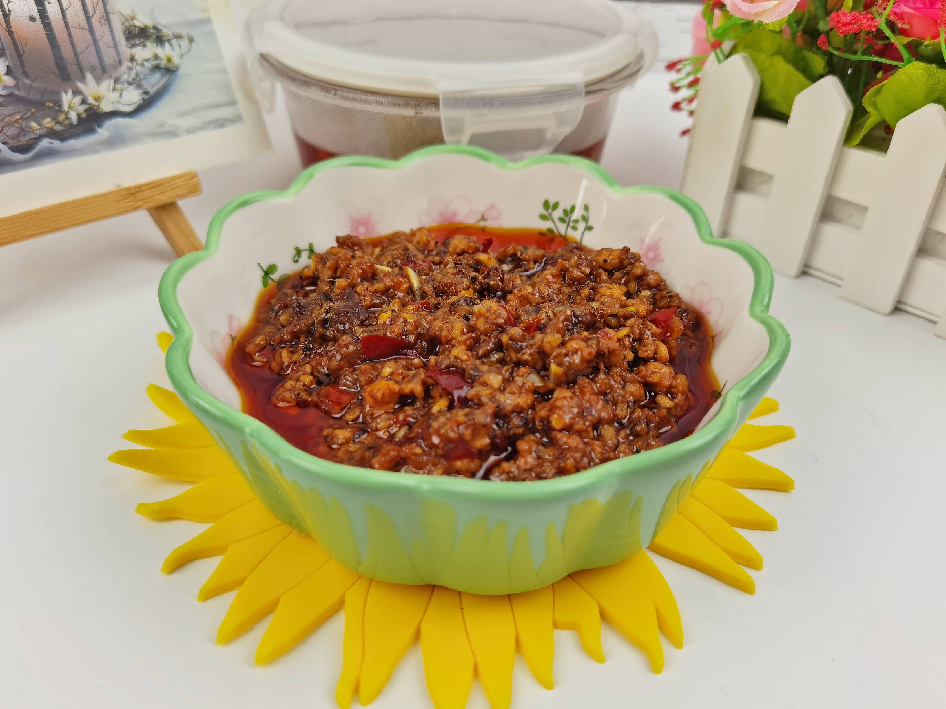 百搭萬能香菇肉醬-1勺醬拌面又拌飯,多吃兩三碗,不是窮是太好吃的做法-咸鮮味炒菜譜-易網(wǎng)健康養(yǎng)生網(wǎng) 百搭萬能香菇肉醬-1勺醬拌面又拌飯,多吃兩三碗,不是窮是太好吃的做法-咸鮮味炒菜譜