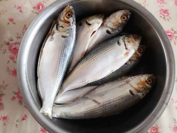 用烤箱烤鯽魚既衛生又安全,廚房油煙少的做法-家常味烤菜譜-易網<a href=http://www.aoa7937.com/ target=_blank class=infotextkey>健康養生</a>網 用烤箱烤鯽魚既衛生又安全,廚房油煙少的做法-家常味烤菜譜