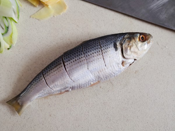 用烤箱烤鯽魚既衛生又安全,廚房油煙少的做法-家常味烤菜譜-易網健康養生網 用烤箱烤鯽魚既衛生又安全,廚房油煙少的做法-家常味烤菜譜