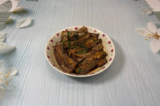 帶魚這樣做，酥脆的連魚骨頭都可以吃的做法-家常味煎菜譜