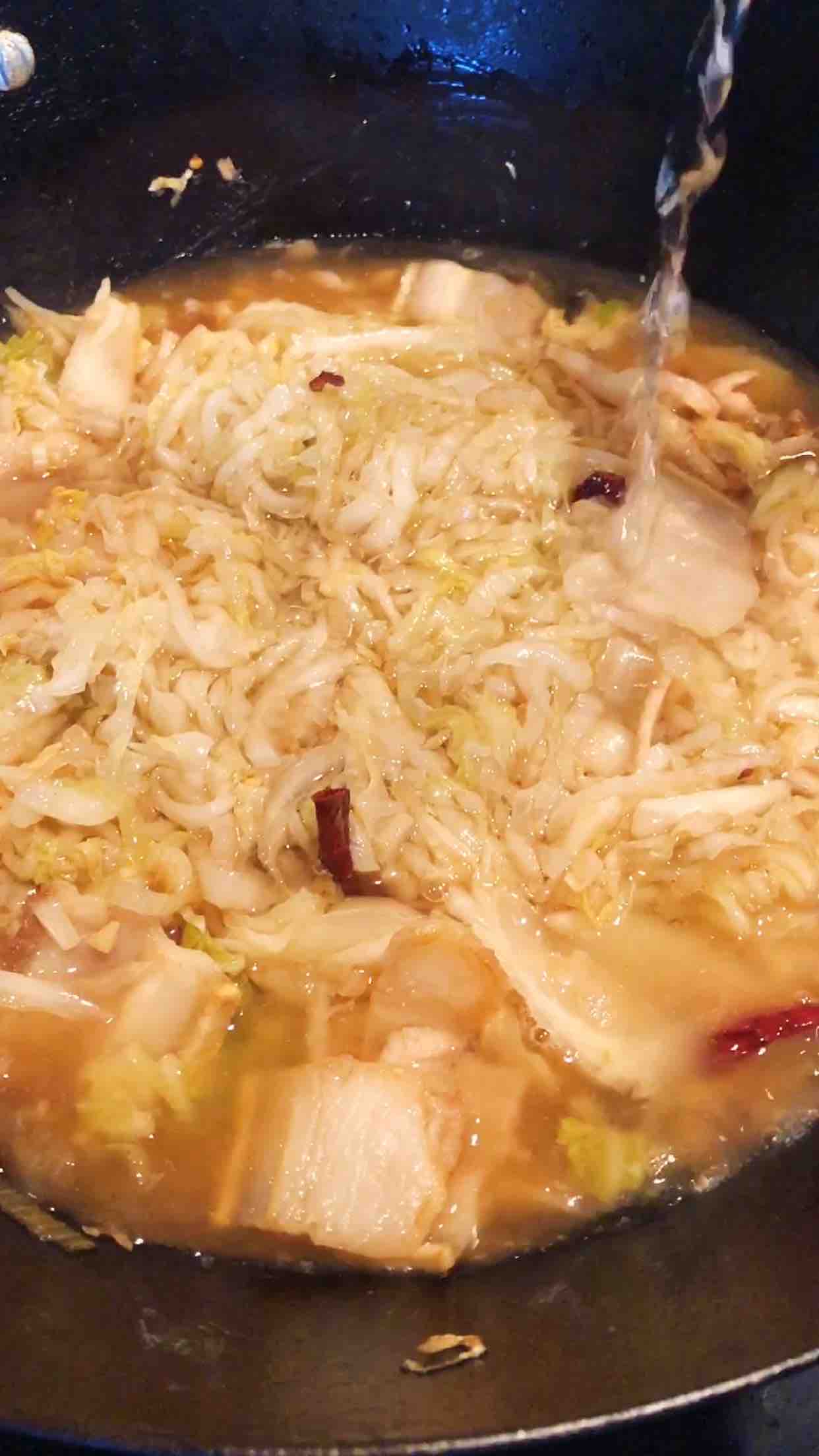 酸菜燉粉條地道東北菜的做法-酸味燉菜譜-易網(wǎng)健康養(yǎng)生網(wǎng) 酸菜燉粉條地道東北菜的做法-酸味燉菜譜