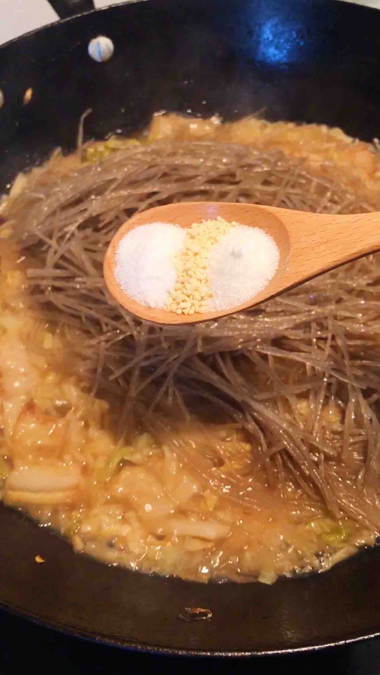 酸菜燉粉條地道東北菜的做法-酸味燉菜譜-易網(wǎng)健康養(yǎng)生網(wǎng) 酸菜燉粉條地道東北菜的做法-酸味燉菜譜