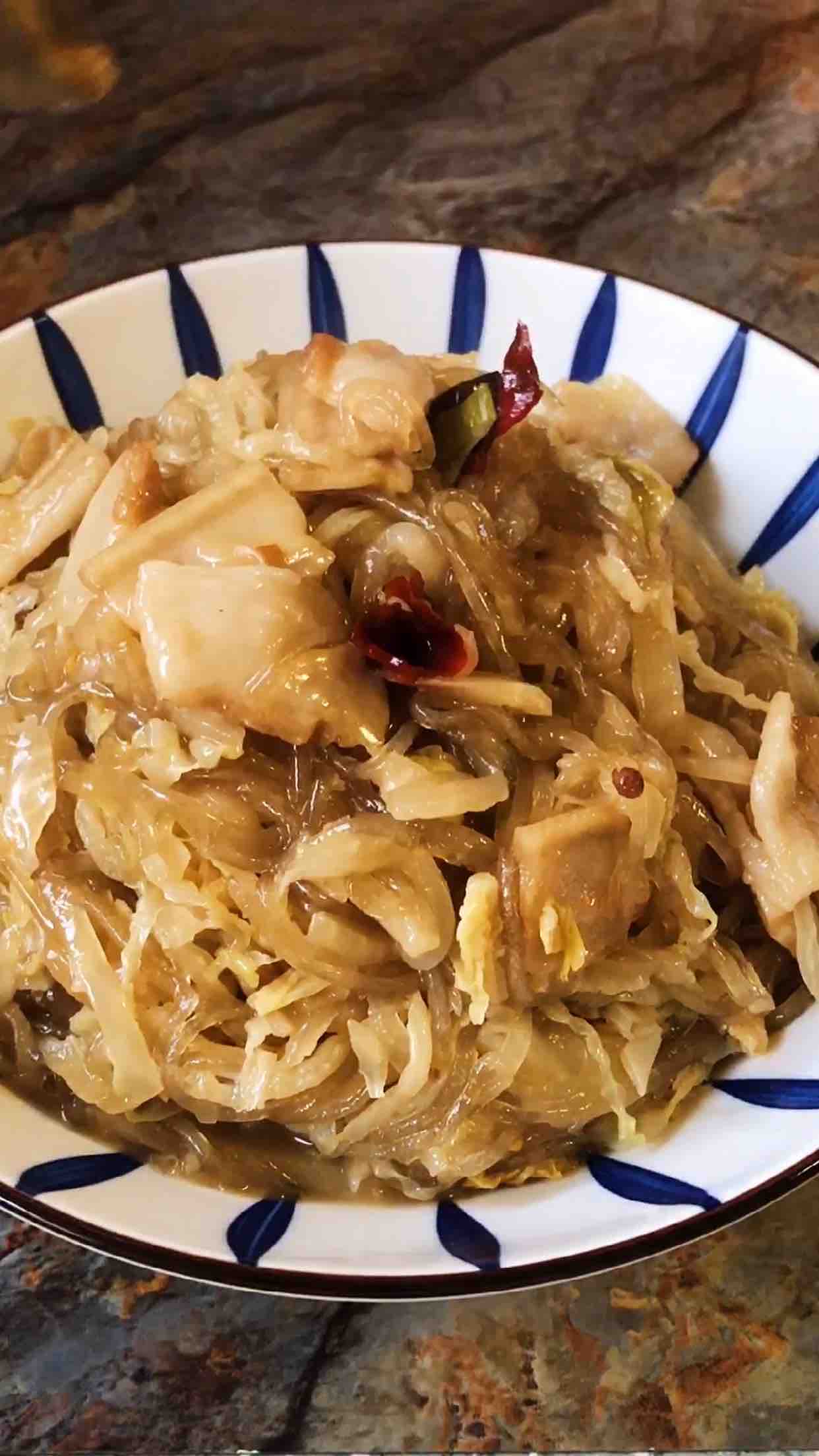 酸菜燉粉條地道東北菜的做法-酸味燉菜譜-易網(wǎng)健康養(yǎng)生網(wǎng) 酸菜燉粉條地道東北菜的做法-酸味燉菜譜