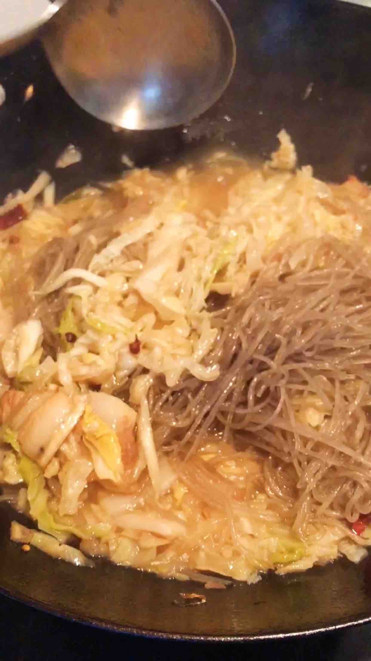 酸菜燉粉條地道東北菜的做法-酸味燉菜譜-易網(wǎng)健康養(yǎng)生網(wǎng) 酸菜燉粉條地道東北菜的做法-酸味燉菜譜