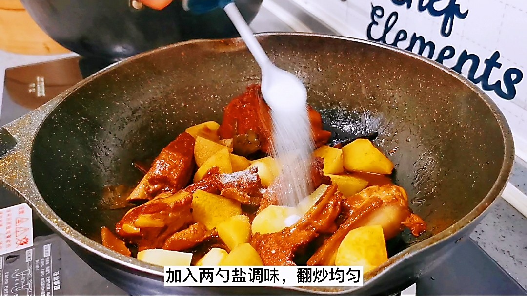 紅燒土豆排骨的做法-醬香味燒菜譜