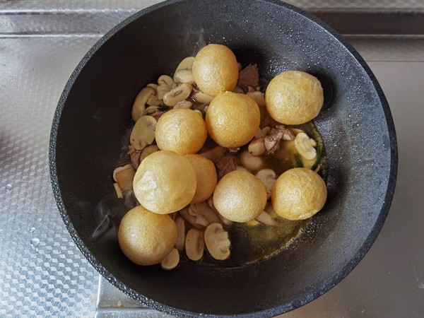雙菇炒肉絲的做法-咸鮮味炒菜譜-易網(wǎng)健康養(yǎng)生網(wǎng) 雙菇炒肉絲的做法-咸鮮味炒菜譜
