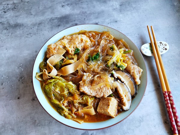 家庭版麻辣燙的做法-麻辣味煮菜譜-易網(wǎng)健康養(yǎng)生網(wǎng) 家庭版麻辣燙的做法-麻辣味煮菜譜