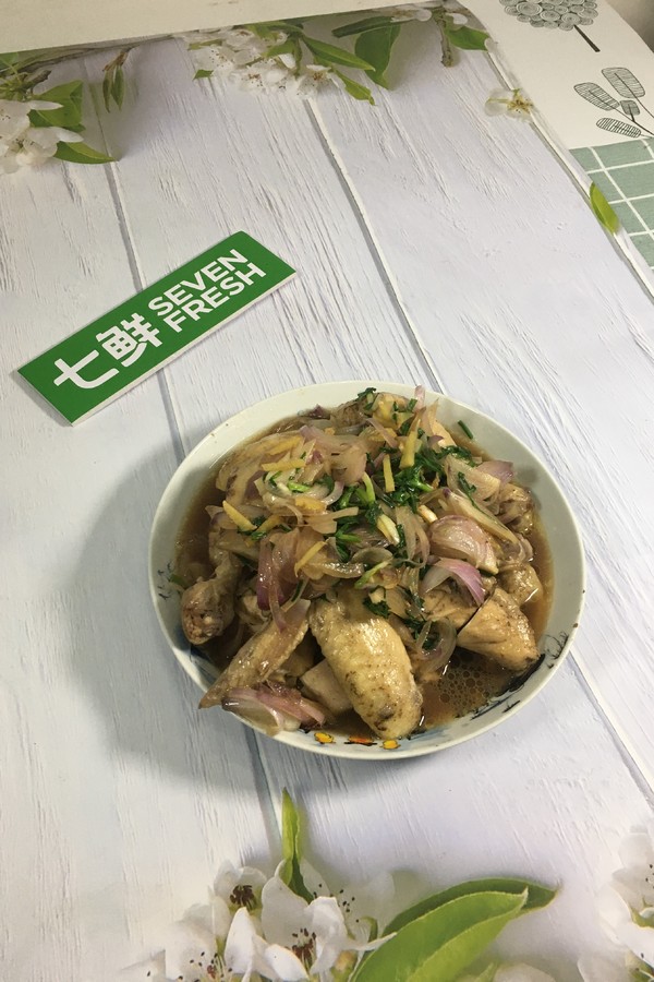 童子雞只需腌一腌,蒸一蒸,淋上蔥油汁,簡單又美味的做法-蔥香味蒸菜譜-易網健康養生網 童子雞只需腌一腌,蒸一蒸,淋上蔥油汁,簡單又美味的做法-蔥香味蒸菜譜