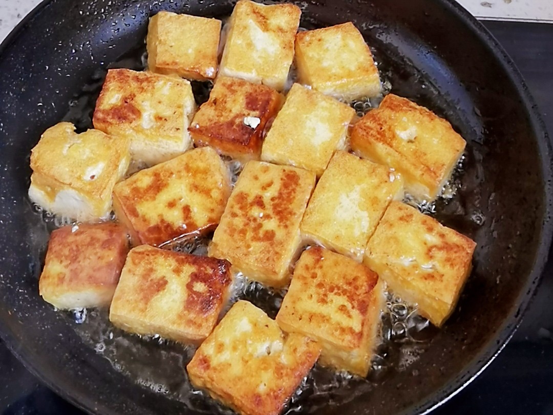 豆腐這樣做－懶人版茄汁豆腐，好吃到舔盤，開胃又下飯的做法-酸甜味炒菜譜
