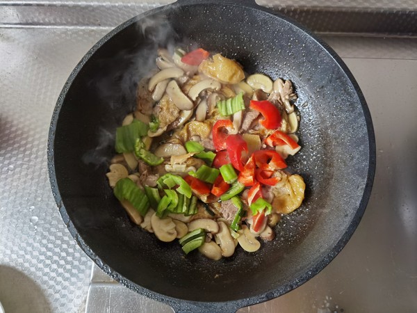 雙菇炒肉絲的做法-咸鮮味炒菜譜-易網(wǎng)健康養(yǎng)生網(wǎng) 雙菇炒肉絲的做法-咸鮮味炒菜譜