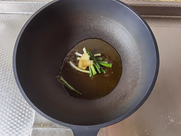 雙菇炒肉絲的做法-咸鮮味炒菜譜-易網(wǎng)<a href=http://www.aoa7937.com/ target=_blank class=infotextkey>健康養(yǎng)生</a>網(wǎng) 雙菇炒肉絲的做法-咸鮮味炒菜譜