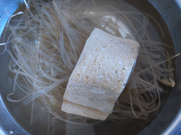 家庭版麻辣燙的做法-麻辣味煮菜譜-易網(wǎng)<a href=http://www.aoa7937.com/ target=_blank class=infotextkey>健康養(yǎng)生</a>網(wǎng) 家庭版麻辣燙的做法-麻辣味煮菜譜