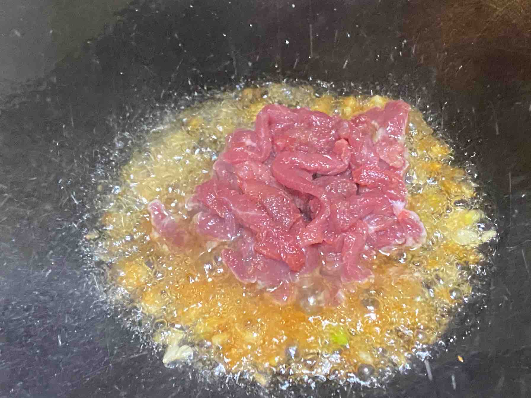 兒菜炒肉絲的做法-家常味炒菜譜