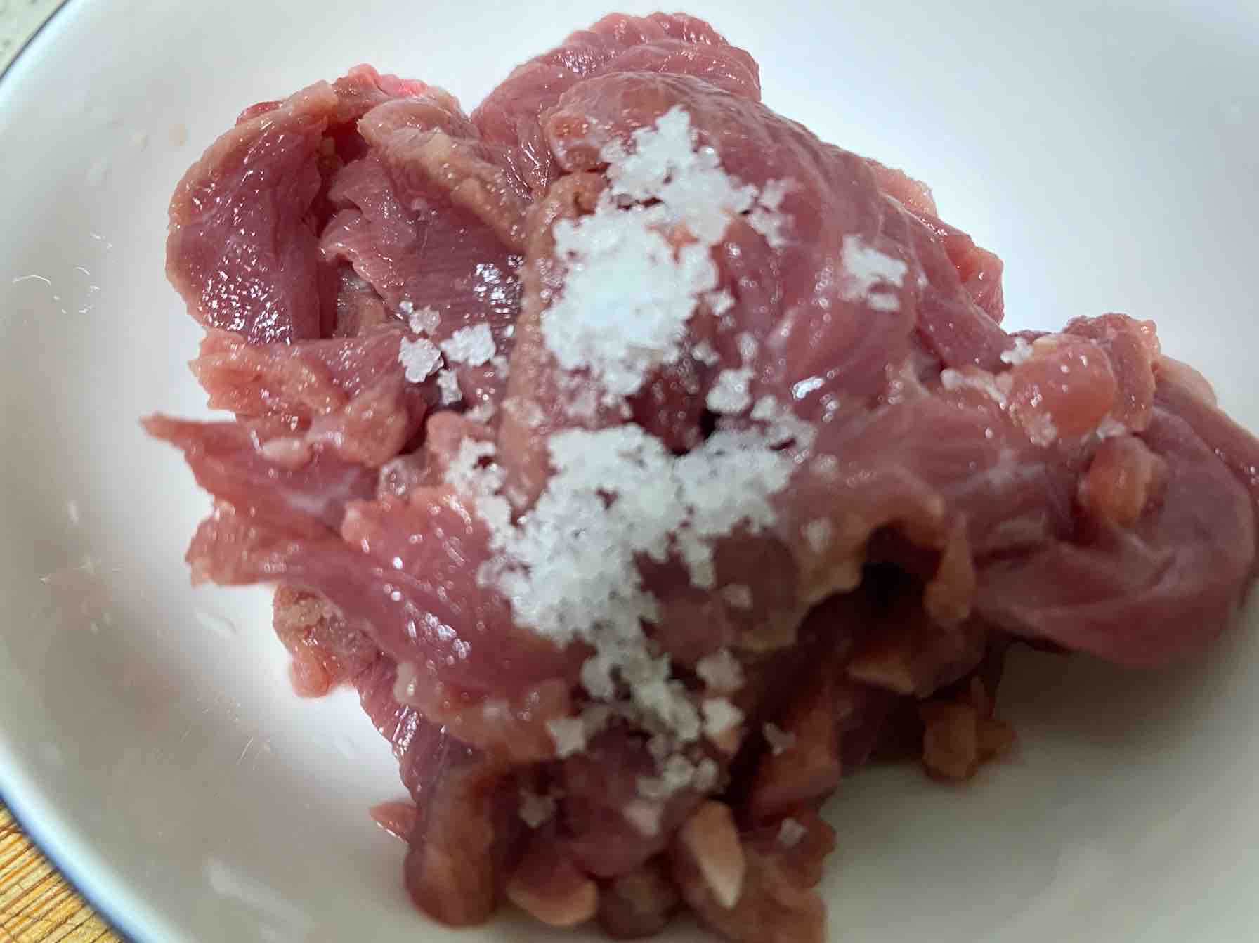 兒菜炒肉絲的做法-家常味炒菜譜