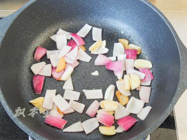 梭子蟹和咖喱碰撞出的美味,簡單零失敗的做法-咖喱味煮菜譜-易網健康養生網 梭子蟹和咖喱碰撞出的美味,簡單零失敗的做法-咖喱味煮菜譜