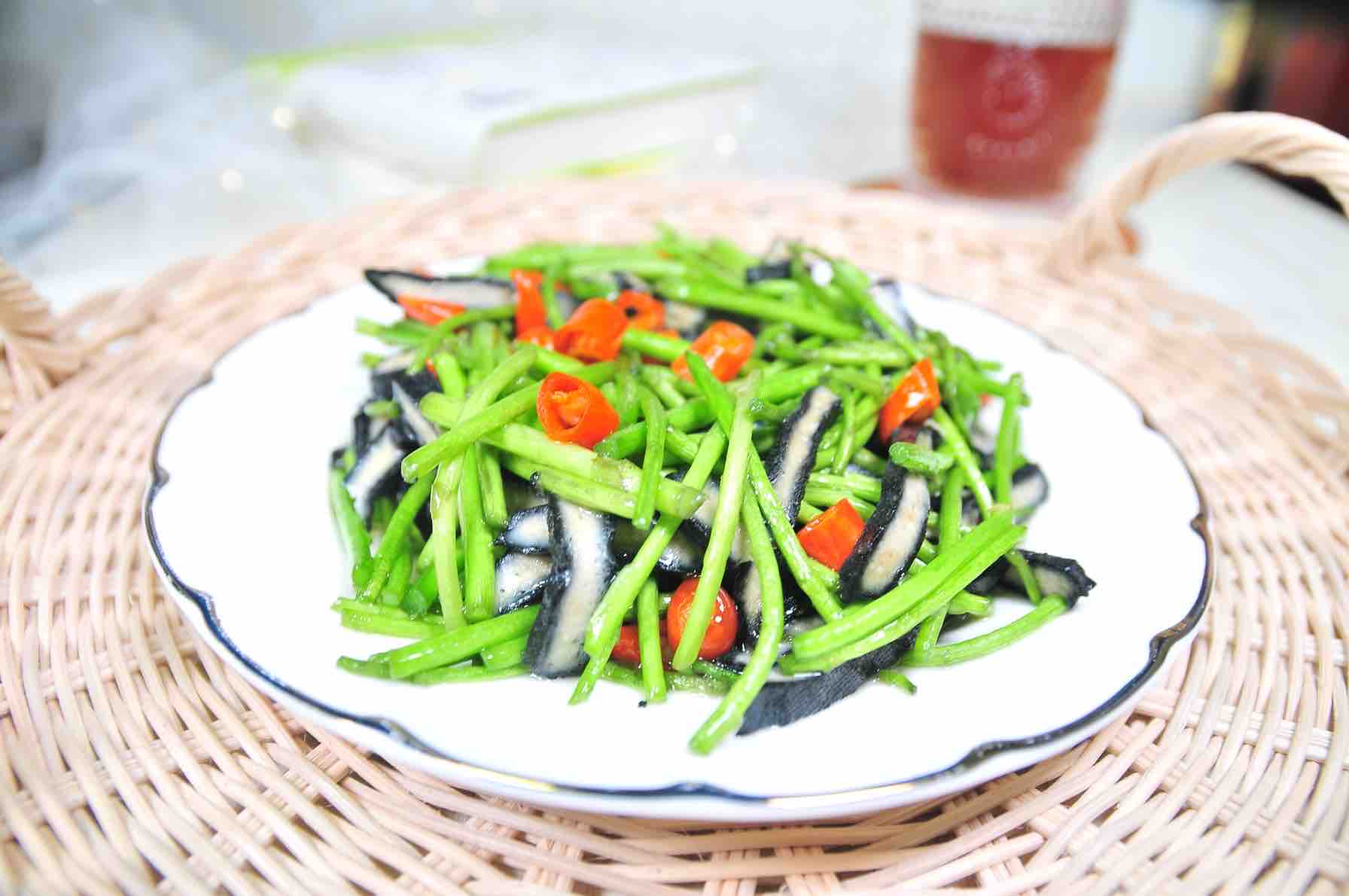 蘆蒿炒臭干的做法-其它口味炒菜譜-易網(wǎng)健康養(yǎng)生網(wǎng) 蘆蒿炒臭干的做法-其它口味炒菜譜