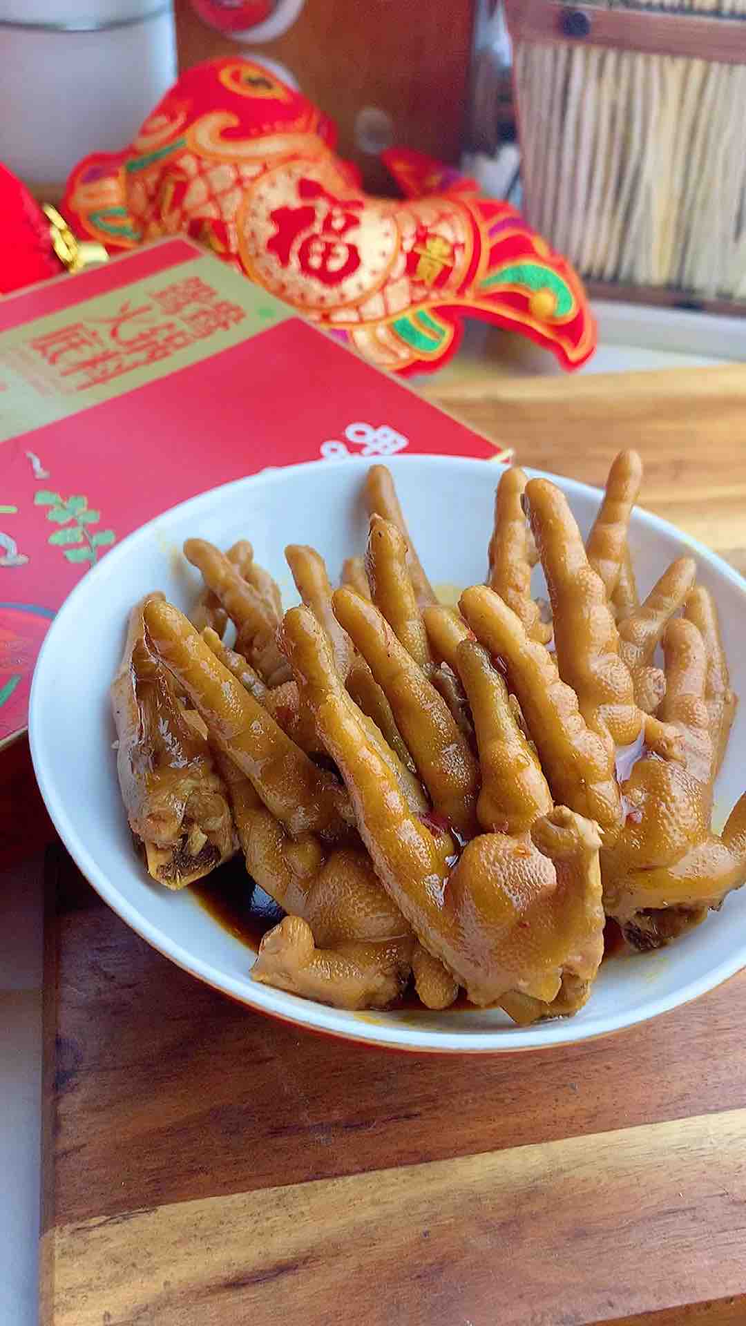 麻辣鹵雞爪，年菜里不可缺少的一道菜的做法-麻辣味鹵菜譜