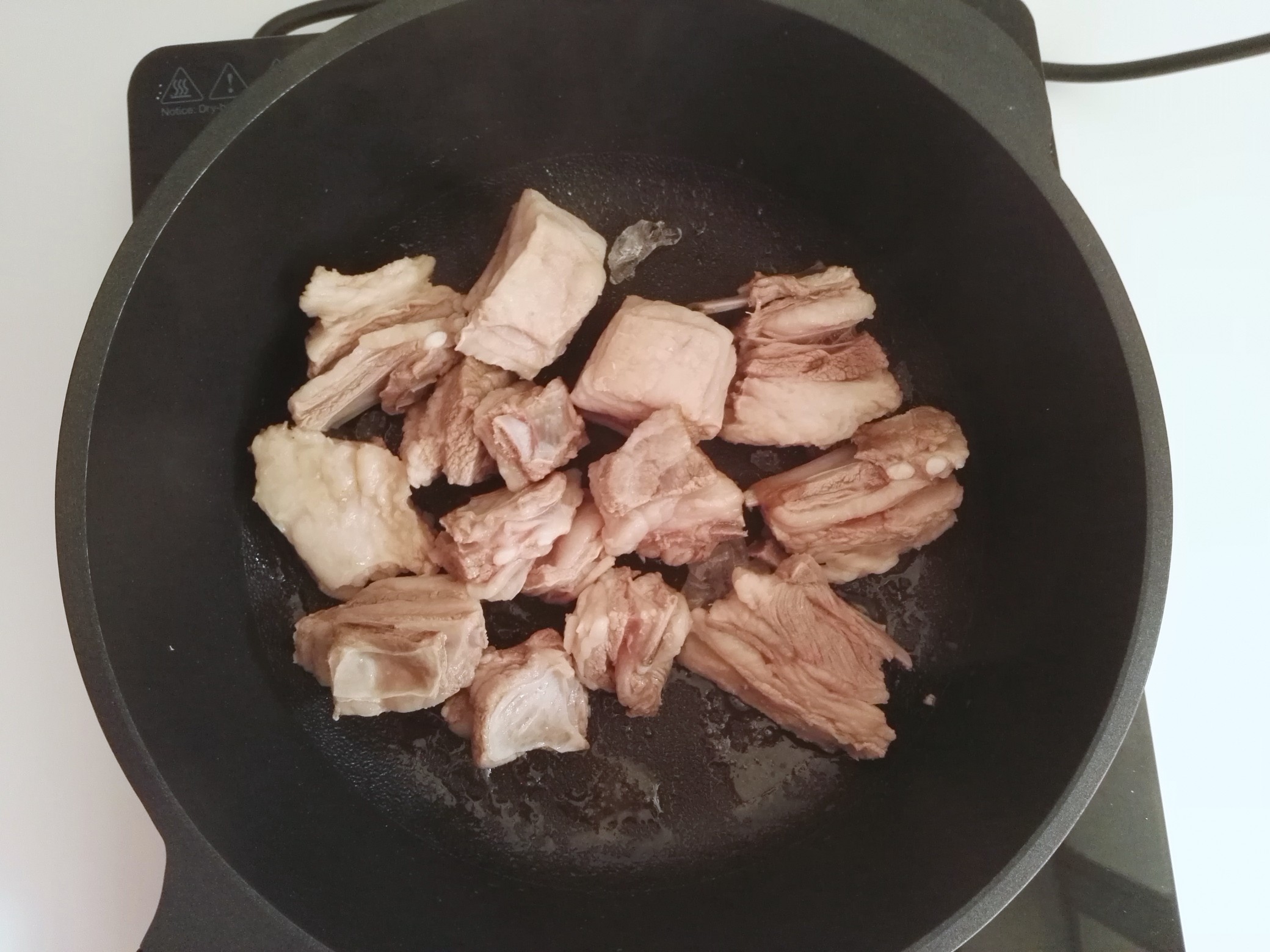 羊排這樣做,簡(jiǎn)單又美味,暖身又暖心的做法-咸鮮味煮菜譜-易網(wǎng)健康養(yǎng)生網(wǎng) 羊排這樣做,簡(jiǎn)單又美味,暖身又暖心的做法-咸鮮味煮菜譜