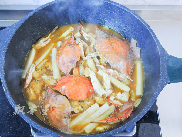 梭子蟹和咖喱碰撞出的美味,簡單零失敗的做法-咖喱味煮菜譜-易網健康養生網 梭子蟹和咖喱碰撞出的美味,簡單零失敗的做法-咖喱味煮菜譜