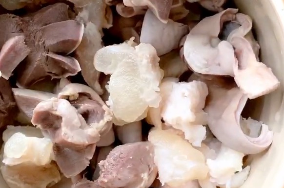 食材“八仙過海各顯神通”一壇鮮的不得了的做法-咸鮮味燉菜譜-易網健康養生網 食材“八仙過海各顯神通”一壇鮮的不得了的做法-咸鮮味燉菜譜