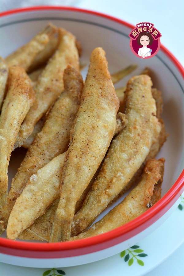 油炸沙丁魚的做法-咸鮮味炸菜譜-易網(wǎng)健康養(yǎng)生網(wǎng) 油炸沙丁魚的做法-咸鮮味炸菜譜