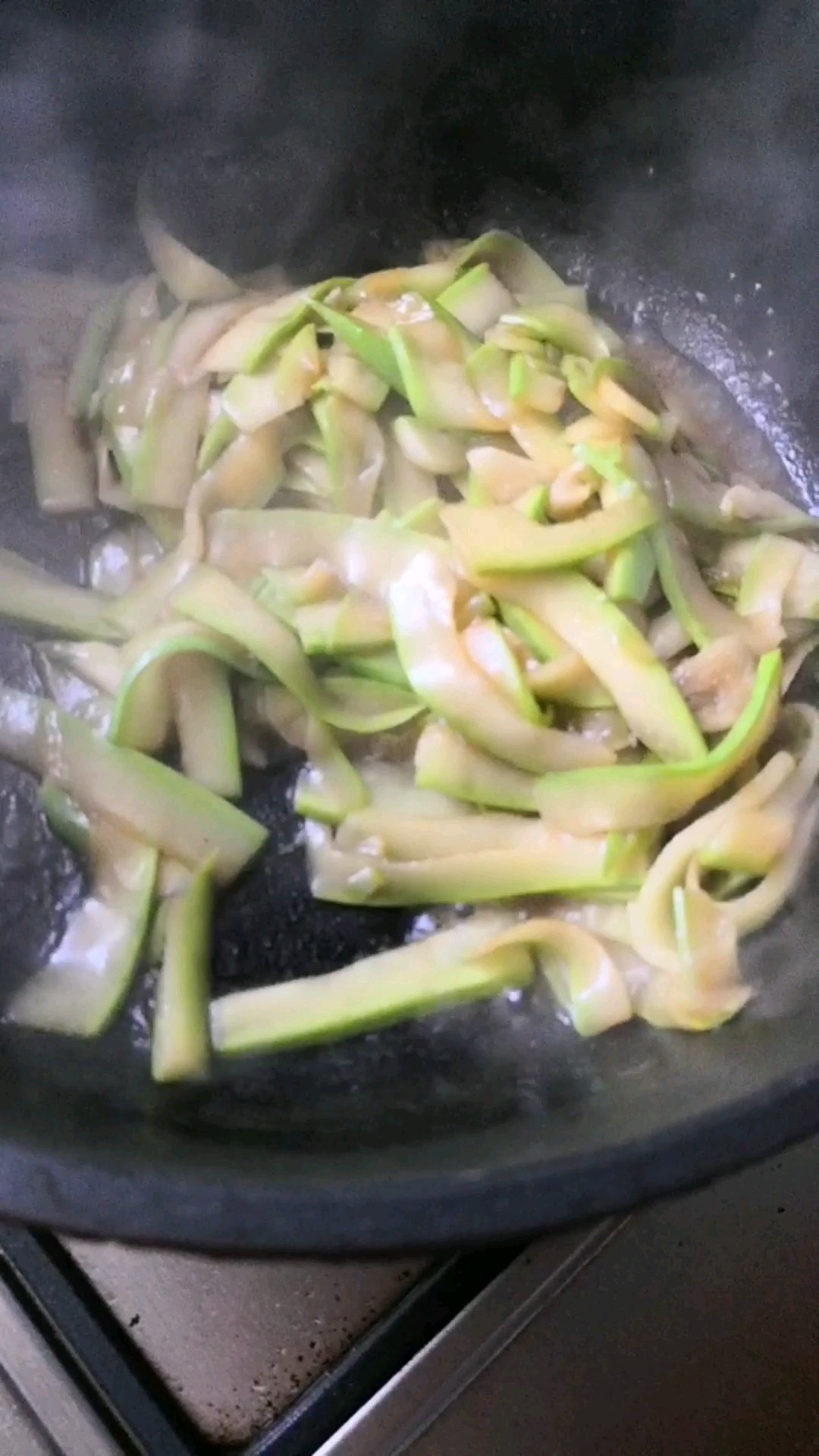 鮮香下飯，葷素搭配營養(yǎng)好，角瓜炒肉片的做法-家常味炒菜譜
