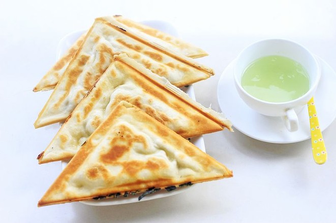 鵪鶉蛋韭菜盒子的做法-家常味煎菜譜-易網(wǎng)健康養(yǎng)生網(wǎng) 鵪鶉蛋韭菜盒子的做法-家常味煎菜譜