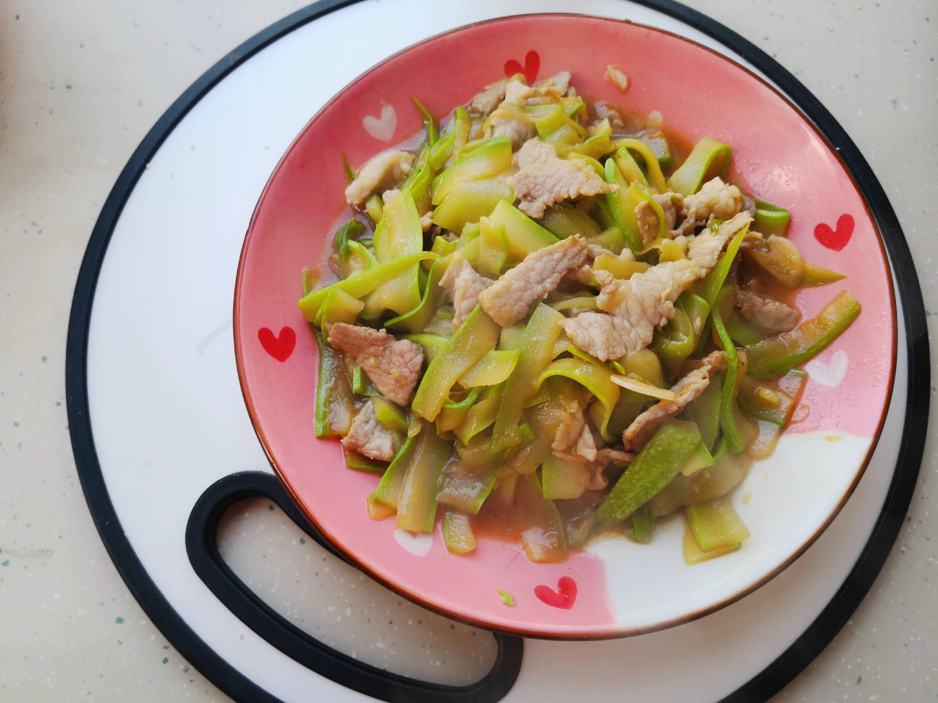 鮮香下飯,葷素搭配營養(yǎng)好,角瓜炒肉片的做法-家常味炒菜譜-易網(wǎng)健康養(yǎng)生網(wǎng) 鮮香下飯,葷素搭配營養(yǎng)好,角瓜炒肉片的做法-家常味炒菜譜