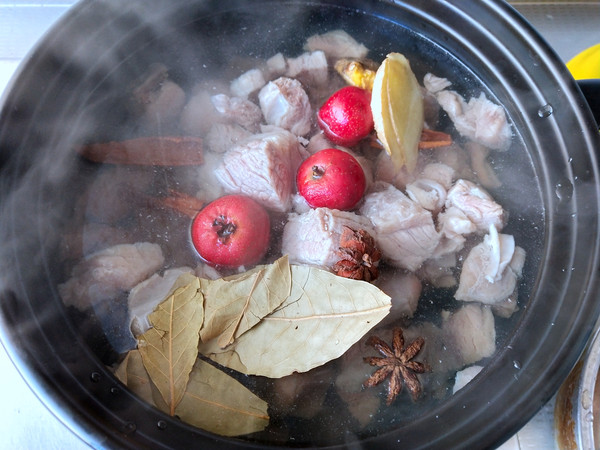 咖喱牛腩燉土豆的做法-咖喱味燉菜譜-易網健康養生網 咖喱牛腩燉土豆的做法-咖喱味燉菜譜