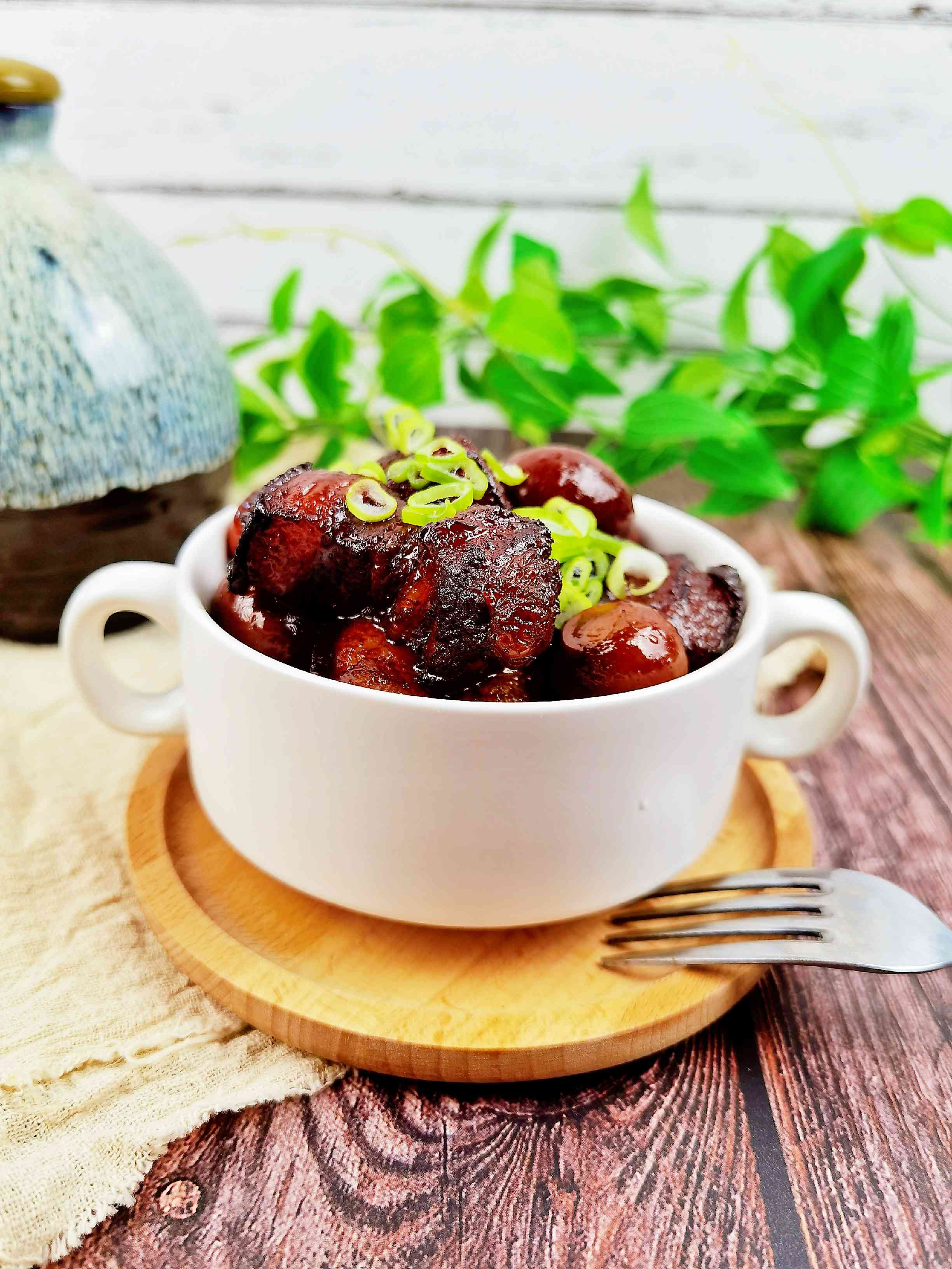 年夜飯“硬菜”-不加1滴水的紅燒肉,入口咂舌仰嘆天的做法-家常味燉菜譜-易網健康養生網 年夜飯“硬菜”-不加1滴水的紅燒肉,入口咂舌仰嘆天的做法-家常味燉菜譜
