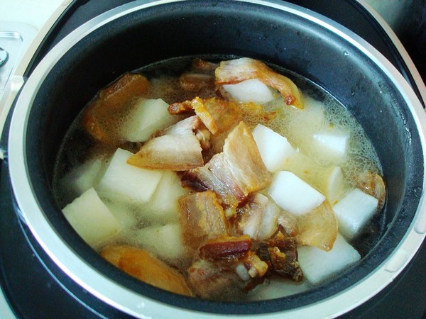 電飯煲蘿卜燉臘肉的做法-家常味燉菜譜-易網健康養生網 電飯煲蘿卜燉臘肉的做法-家常味燉菜譜