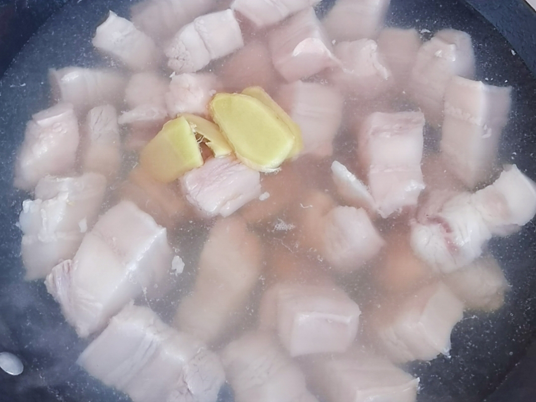 年夜飯“硬菜”-不加1滴水的紅燒肉,入口咂舌仰嘆天的做法-家常味燉菜譜-易網健康養生網 年夜飯“硬菜”-不加1滴水的紅燒肉,入口咂舌仰嘆天的做法-家常味燉菜譜