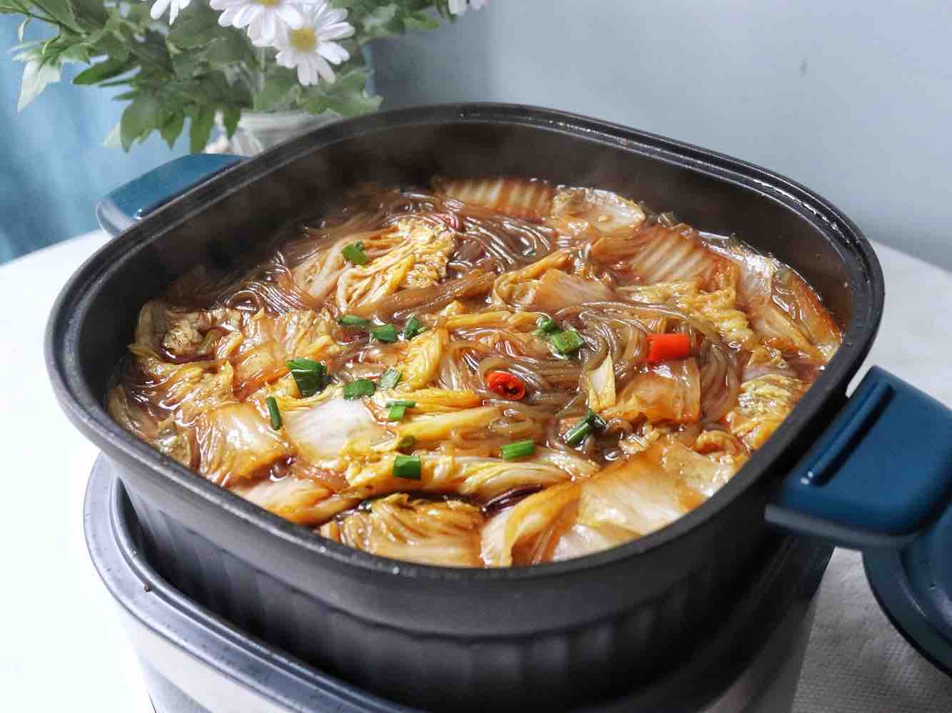 白菜豬肉燉粉條的做法-家常味煮菜譜-易網(wǎng)健康養(yǎng)生網(wǎng) 白菜豬肉燉粉條的做法-家常味煮菜譜