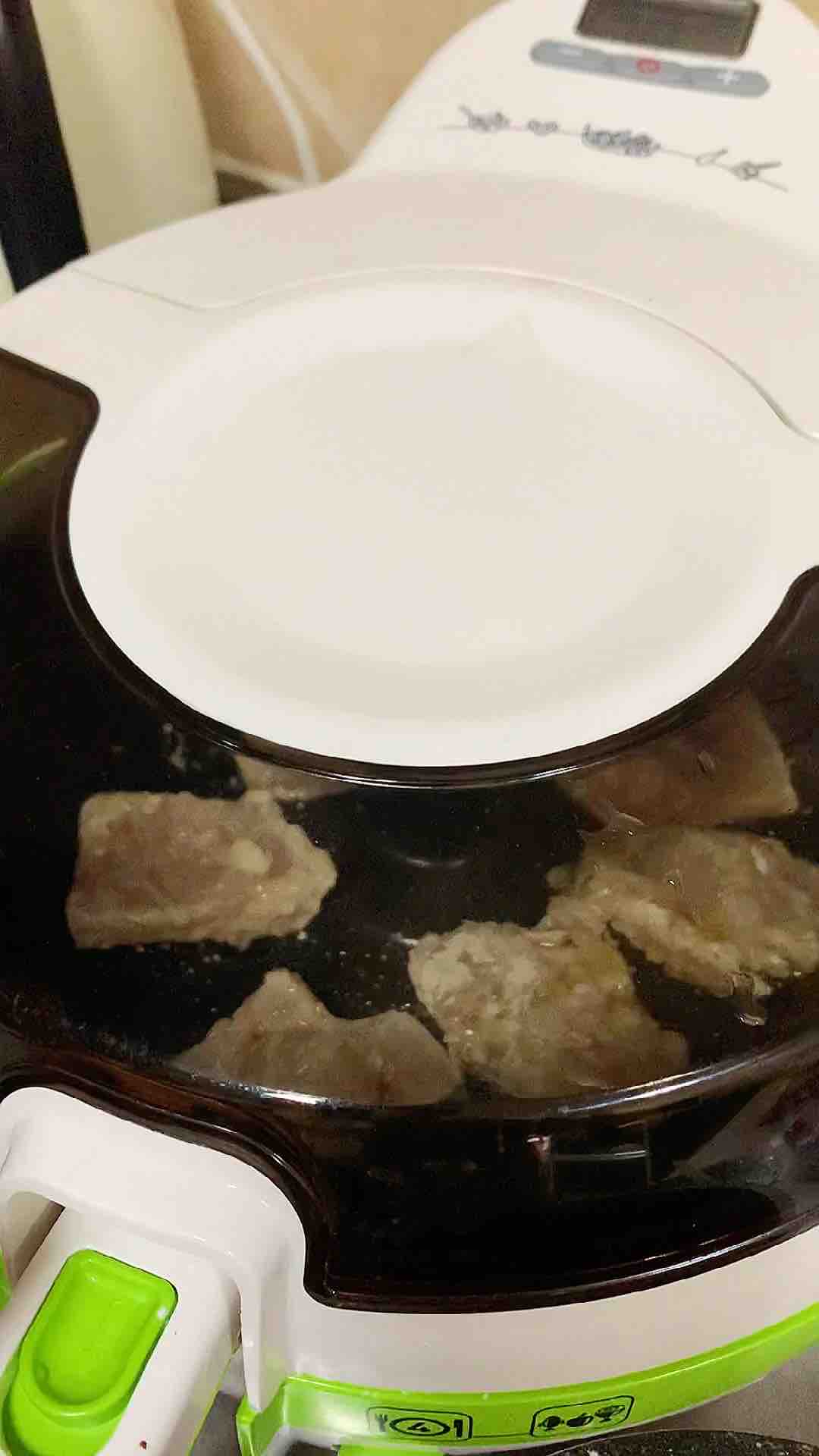 冰箱里的凍魚怎么做好吃呢？今天就來一份香焗凍魚，吃出鮮魚的感覺。的做法-咸鮮味焗菜譜