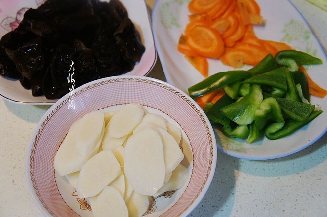 山藥炒木耳的做法-家常味炒菜譜-易網健康養生網 山藥炒木耳的做法-家常味炒菜譜