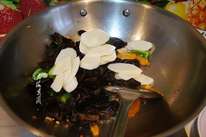 山藥炒木耳的做法-家常味炒菜譜-易網健康養生網 山藥炒木耳的做法-家常味炒菜譜