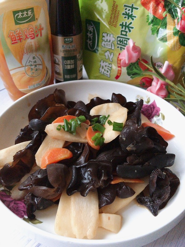 時蔬界的經典黑白配，山藥炒木耳的做法-家常味炒菜譜