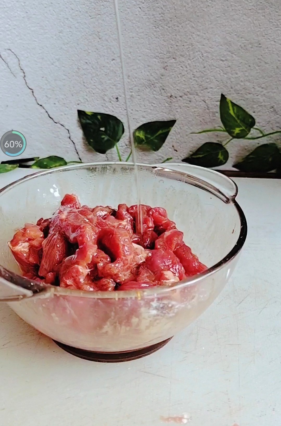 年菜餐桌一道硬菜，老少皆愛…鐵板黑椒牛柳的做法-黑椒味炒菜譜
