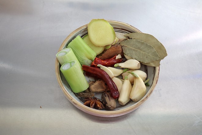 鹵大腸的做法-家常味鹵菜譜-易網(wǎng)健康養(yǎng)生網(wǎng) 鹵大腸的做法-家常味鹵菜譜