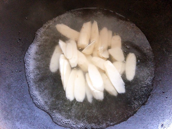 時蔬界的經典黑白配，山藥炒木耳的做法-家常味炒菜譜