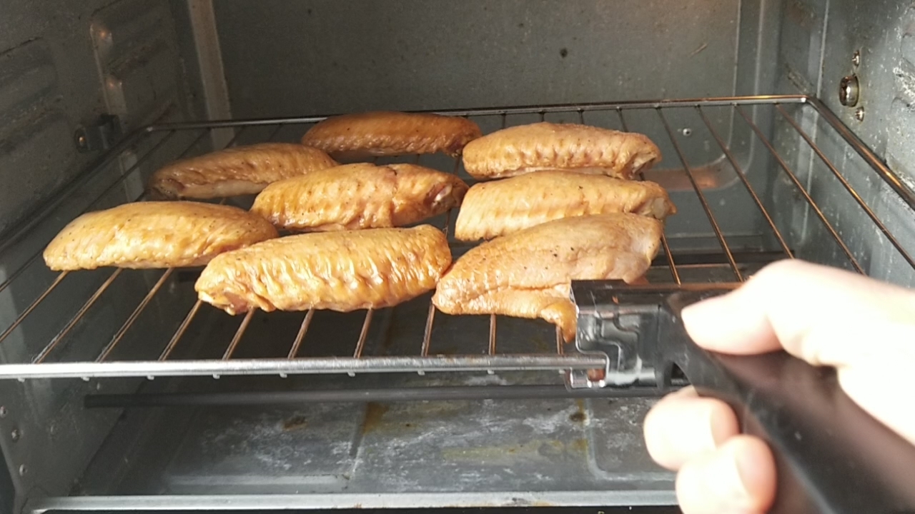 蜜汁脆皮烤雞翅的做法-咸鮮味烤菜譜