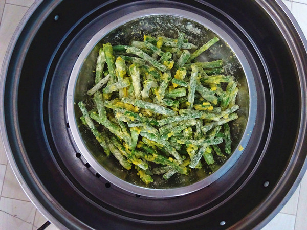 玉米粉蒸豇豆的做法-蒜香味蒸菜譜-易網(wǎng)健康養(yǎng)生網(wǎng) 玉米粉蒸豇豆的做法-蒜香味蒸菜譜