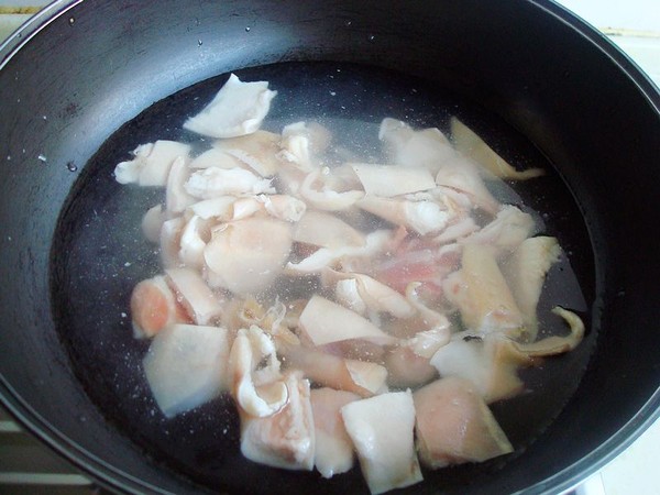 肉皮燒豆腐的做法-家常味燒菜譜-易網健康養生網 肉皮燒豆腐的做法-家常味燒菜譜