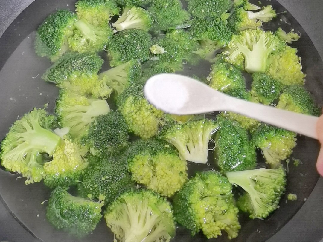 年夜飯素菜也出彩-素炒三色，生活多姿又多彩的做法-咸鮮味炒菜譜