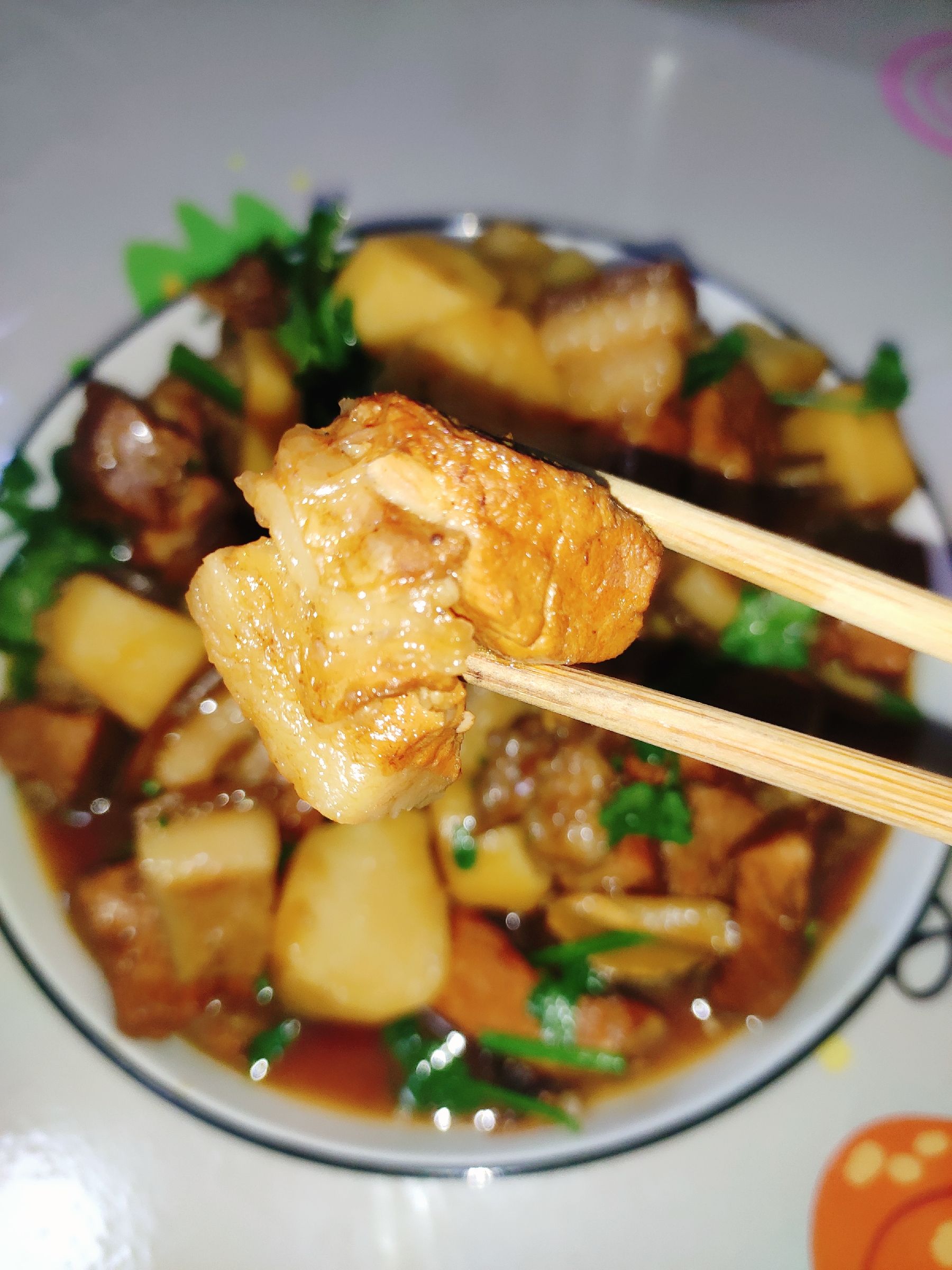 不放一滴油的紅燒肉燉山藥的做法-甜味燉菜譜-易網健康養生網 不放一滴油的紅燒肉燉山藥的做法-甜味燉菜譜