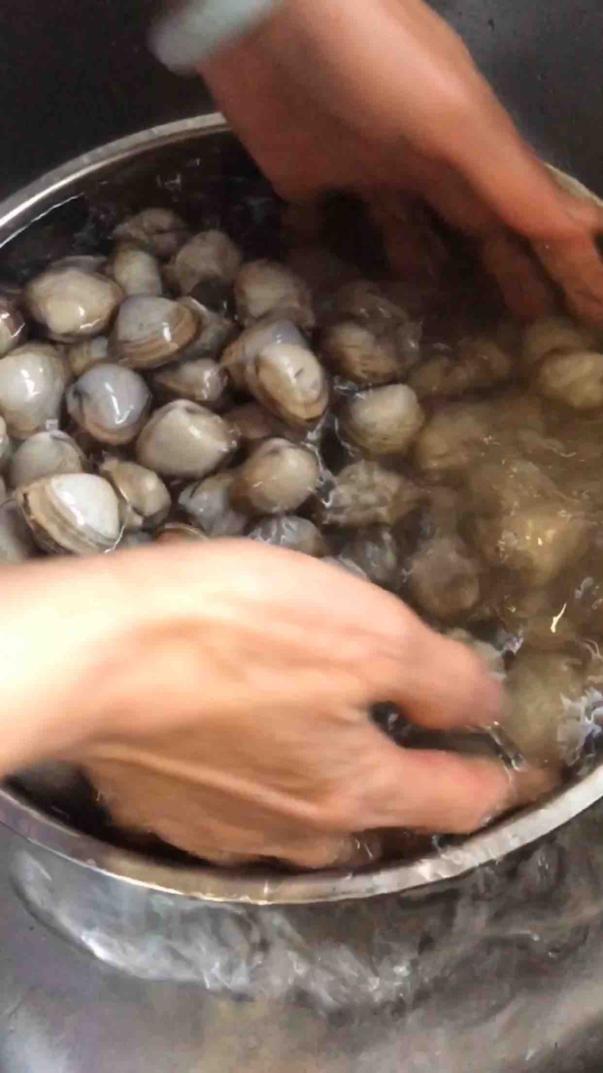 蛤蜊的正確清洗方法的做法-咸鮮味煮菜譜-易網(wǎng)健康養(yǎng)生網(wǎng) 蛤蜊的正確清洗方法的做法-咸鮮味煮菜譜